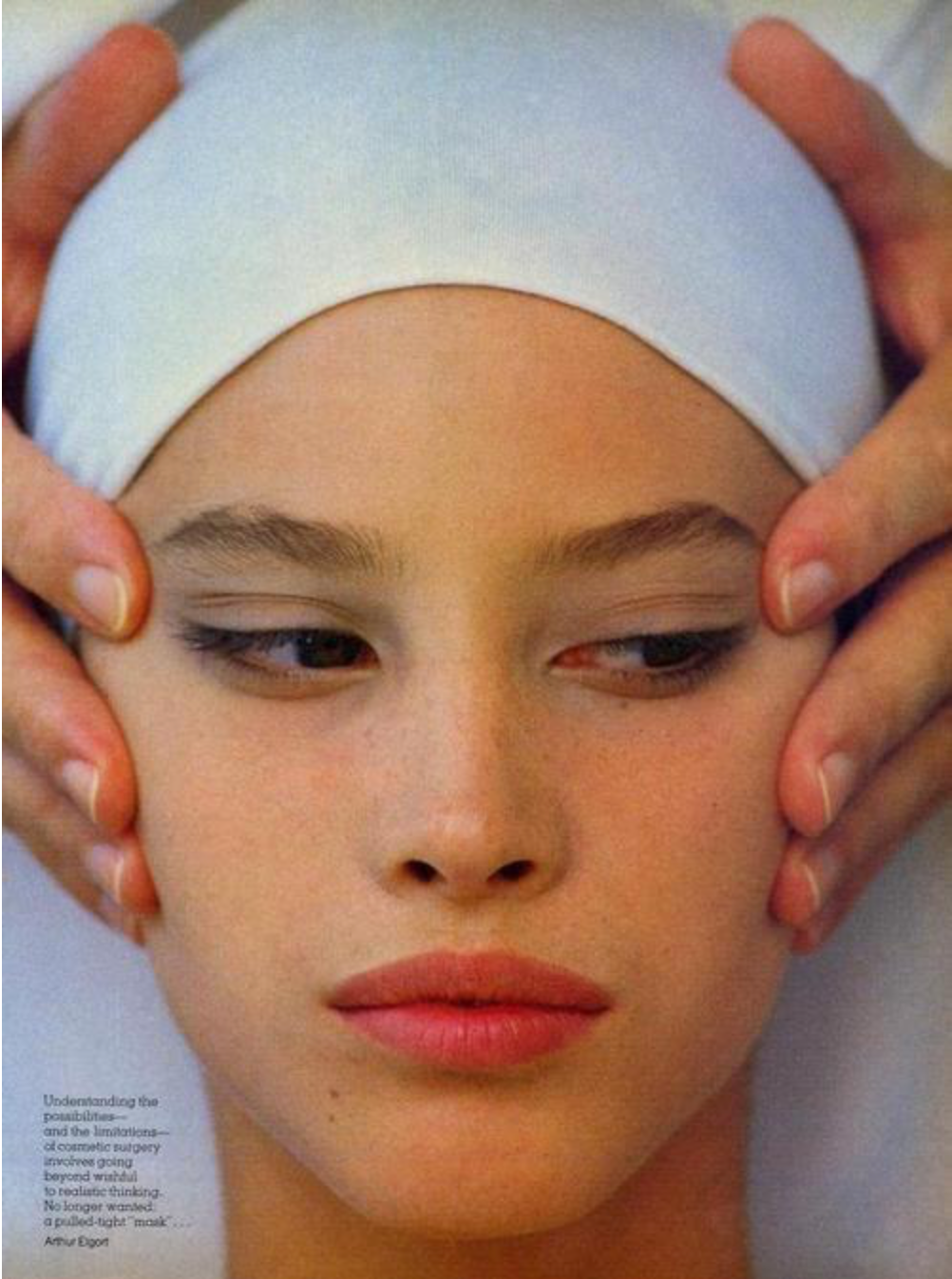 Sporty & Rich Wellness Club - HOW MINDFULNESS AFFECTS OUR SKIN